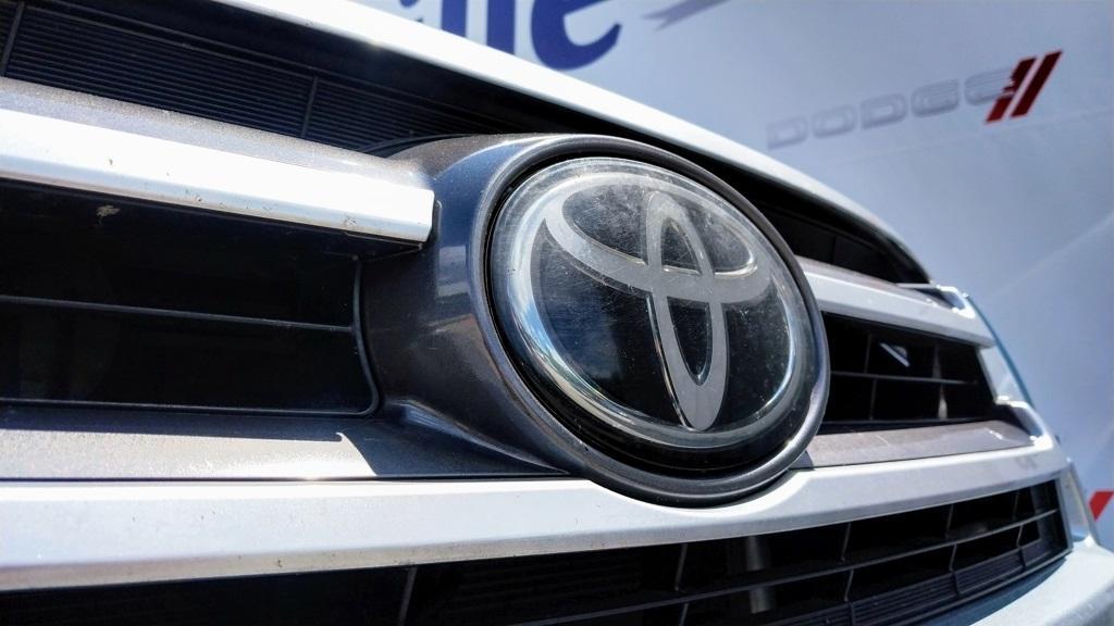used 2018 Toyota Highlander car, priced at $20,995