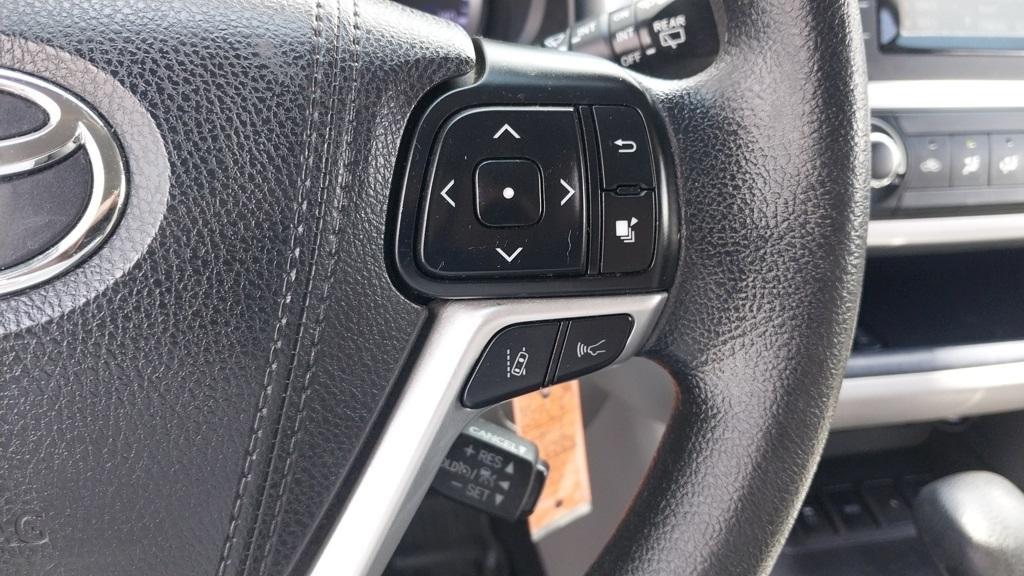 used 2018 Toyota Highlander car, priced at $20,995