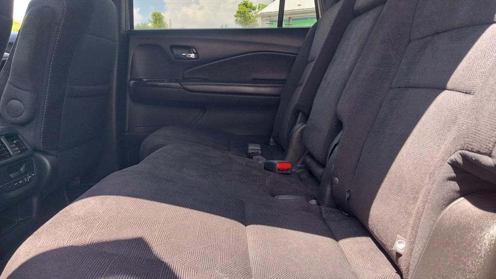 used 2022 Honda Pilot car, priced at $30,997