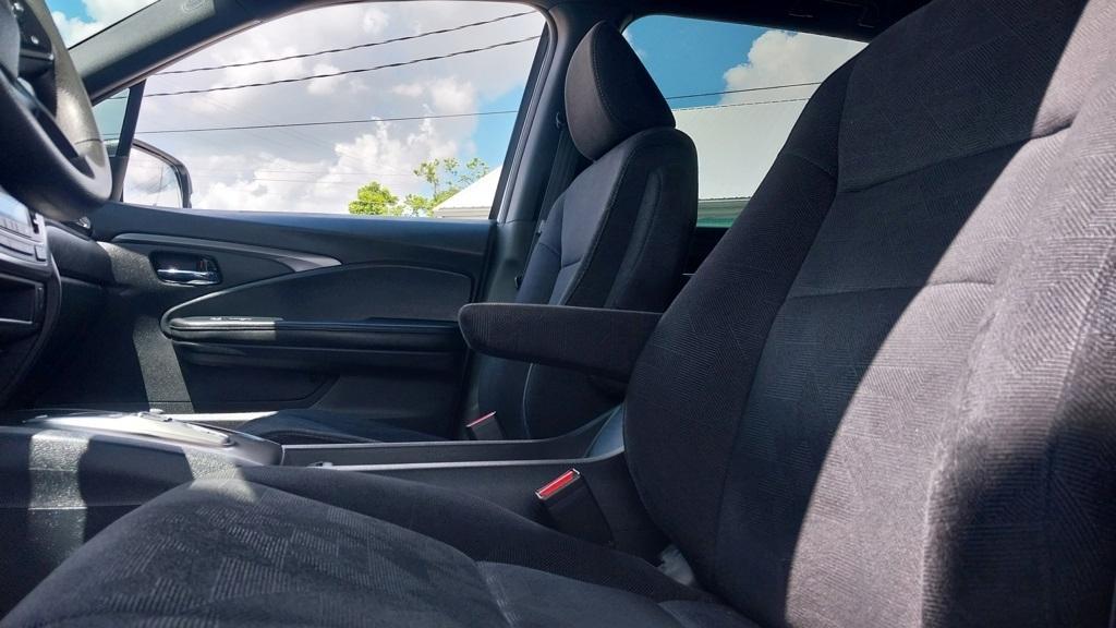 used 2022 Honda Pilot car, priced at $30,997