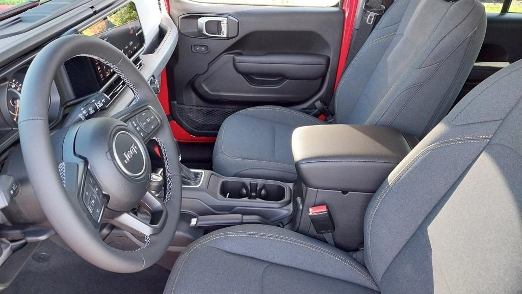 new 2025 Jeep Wrangler car, priced at $44,732