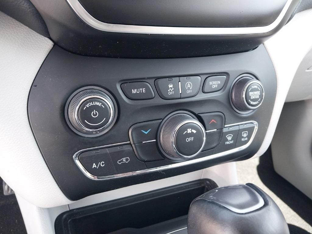 used 2021 Jeep Cherokee car, priced at $23,875