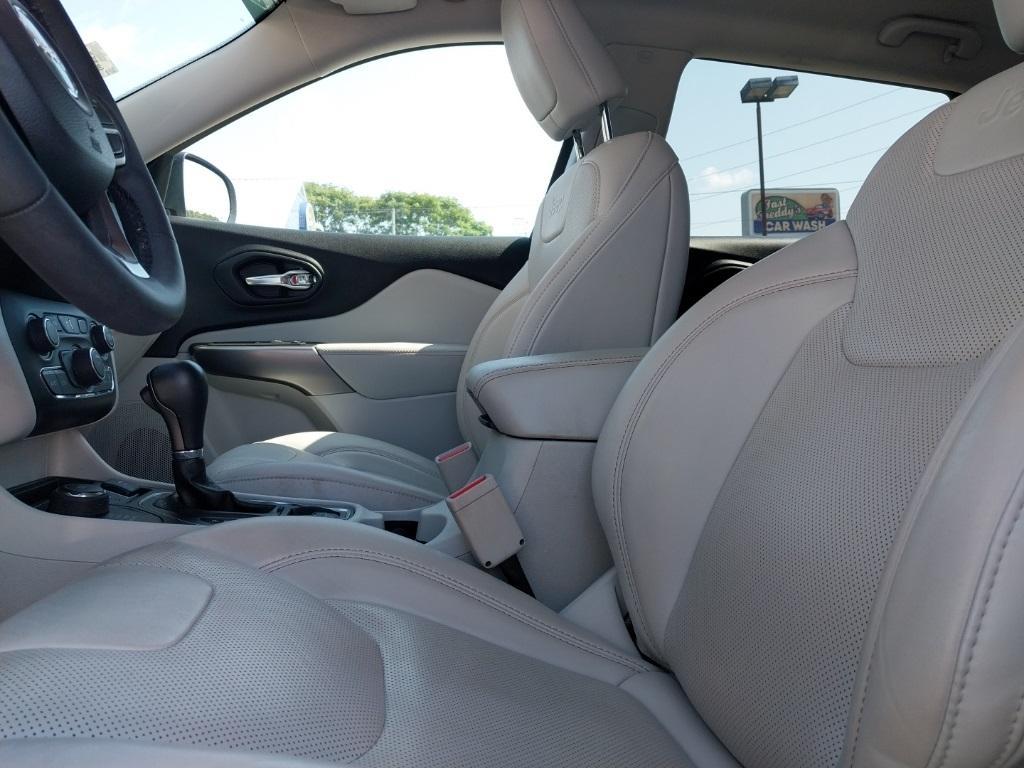 used 2021 Jeep Cherokee car, priced at $23,875