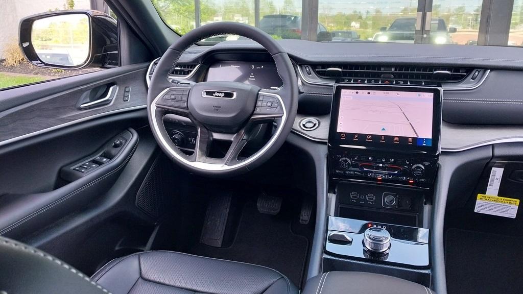 new 2025 Jeep Grand Cherokee car, priced at $48,584