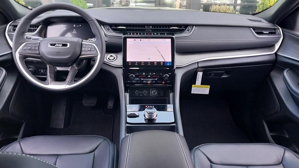new 2025 Jeep Grand Cherokee car, priced at $48,584