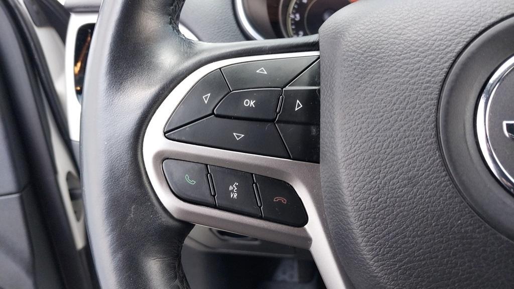 used 2019 Jeep Cherokee car, priced at $18,422