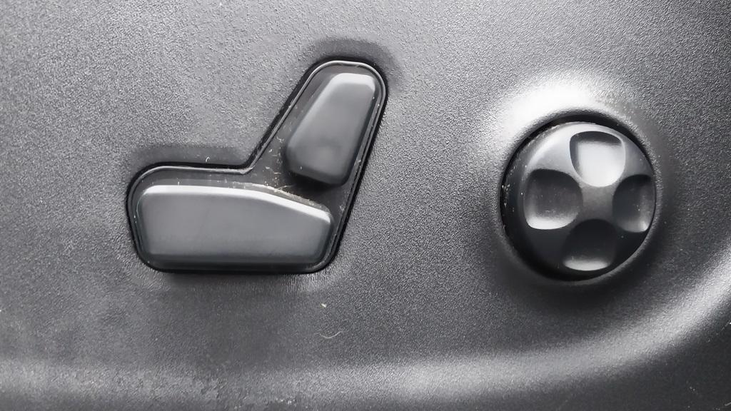used 2019 Jeep Cherokee car, priced at $18,422