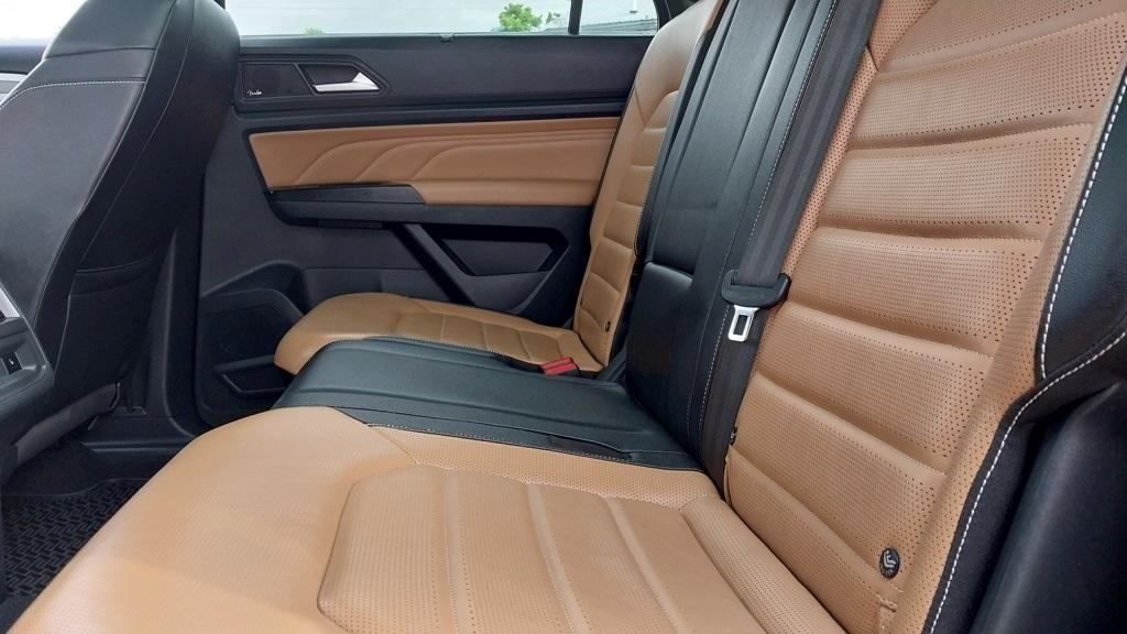 used 2021 Volkswagen Atlas Cross Sport car, priced at $28,999