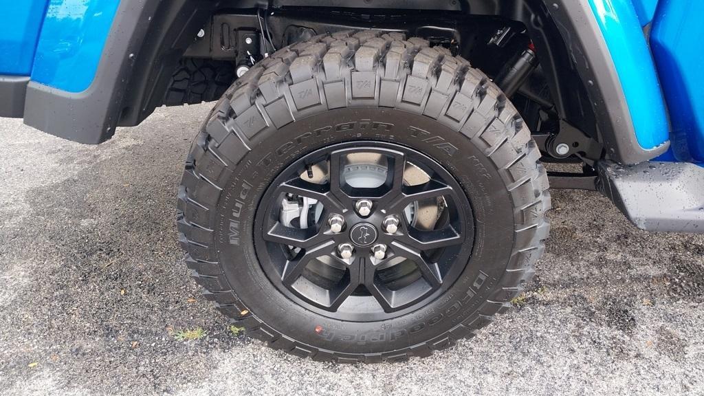 new 2025 Jeep Gladiator car, priced at $40,650