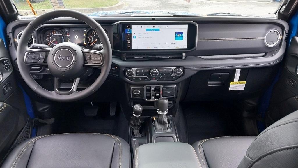 new 2025 Jeep Gladiator car, priced at $40,650