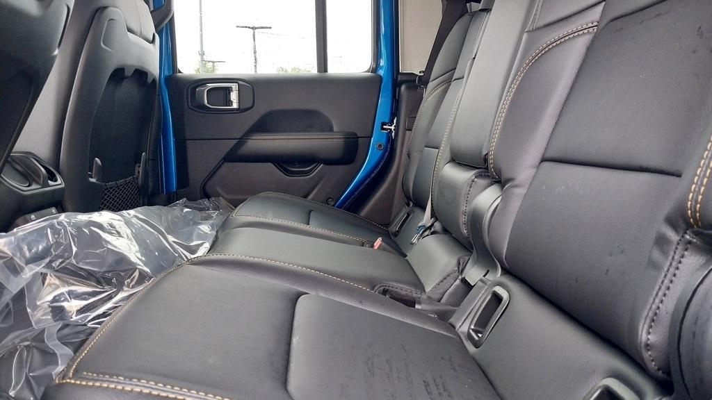 new 2025 Jeep Gladiator car, priced at $40,650