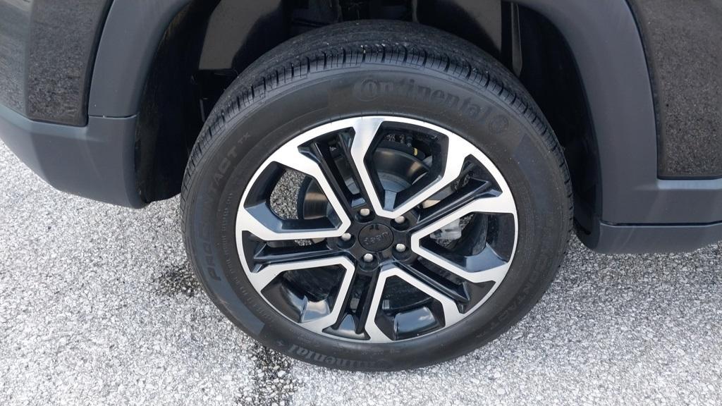 used 2022 Jeep Compass car, priced at $25,999