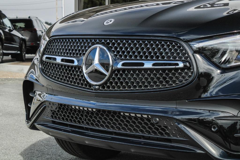 new 2024 Mercedes-Benz GLC 300 car, priced at $55,205