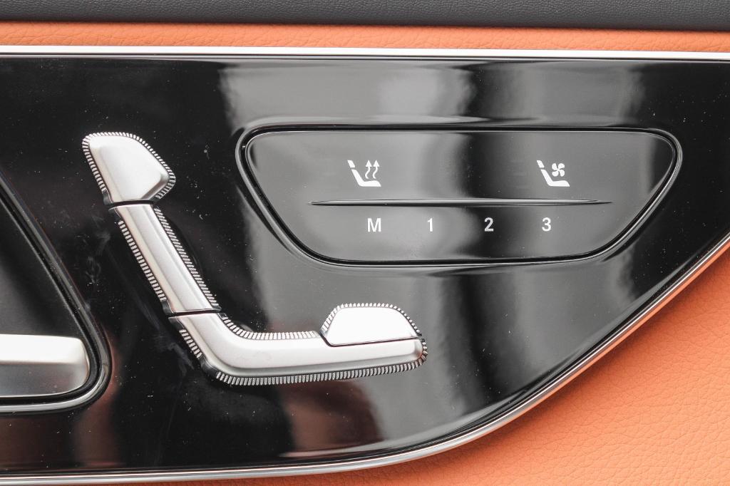 new 2025 Mercedes-Benz GLC 300 car, priced at $57,835