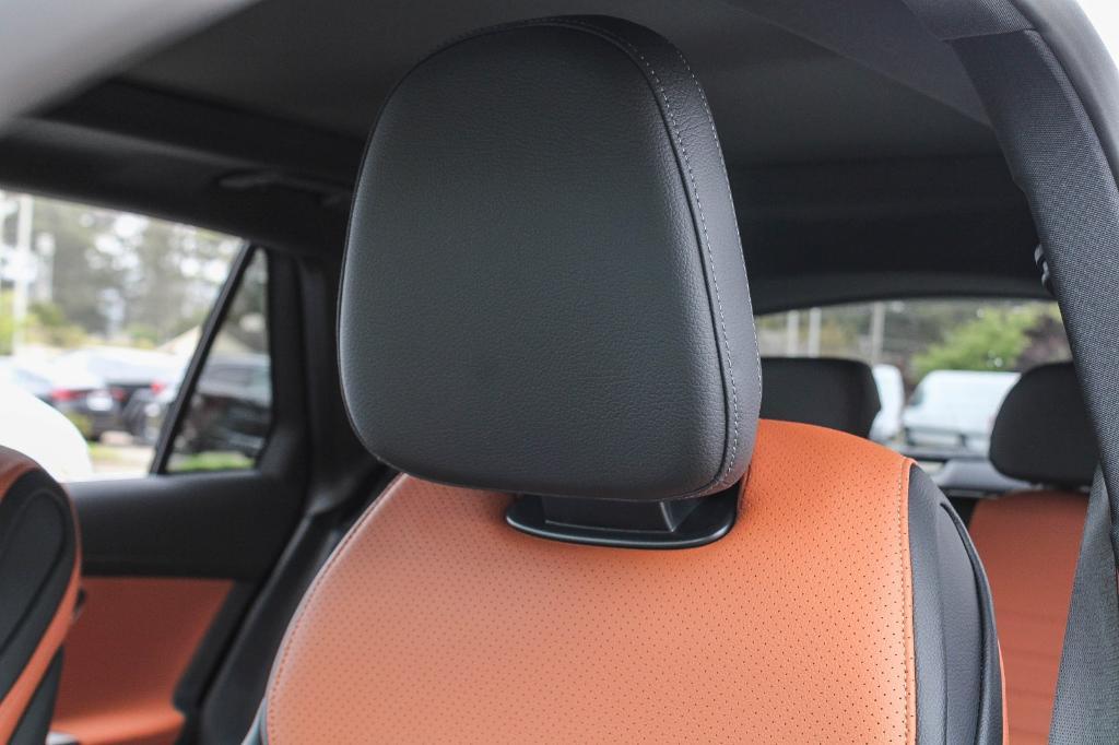 new 2025 Mercedes-Benz GLC 300 car, priced at $57,835