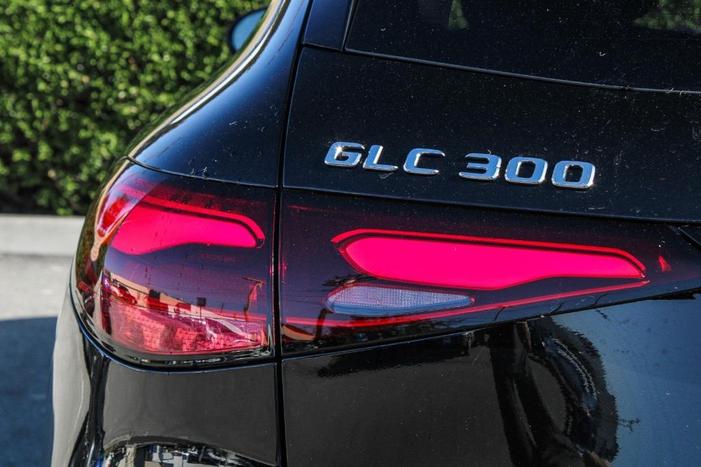 new 2025 Mercedes-Benz GLC 300 car, priced at $54,250