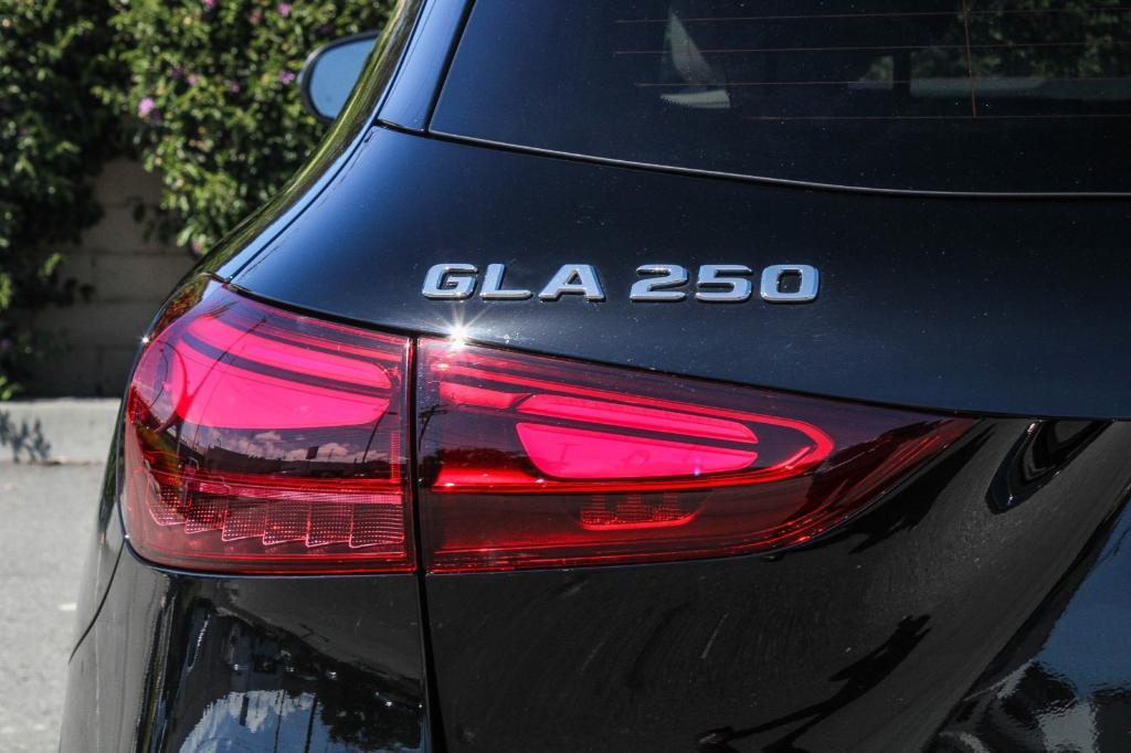 new 2025 Mercedes-Benz GLA 250 car, priced at $48,725