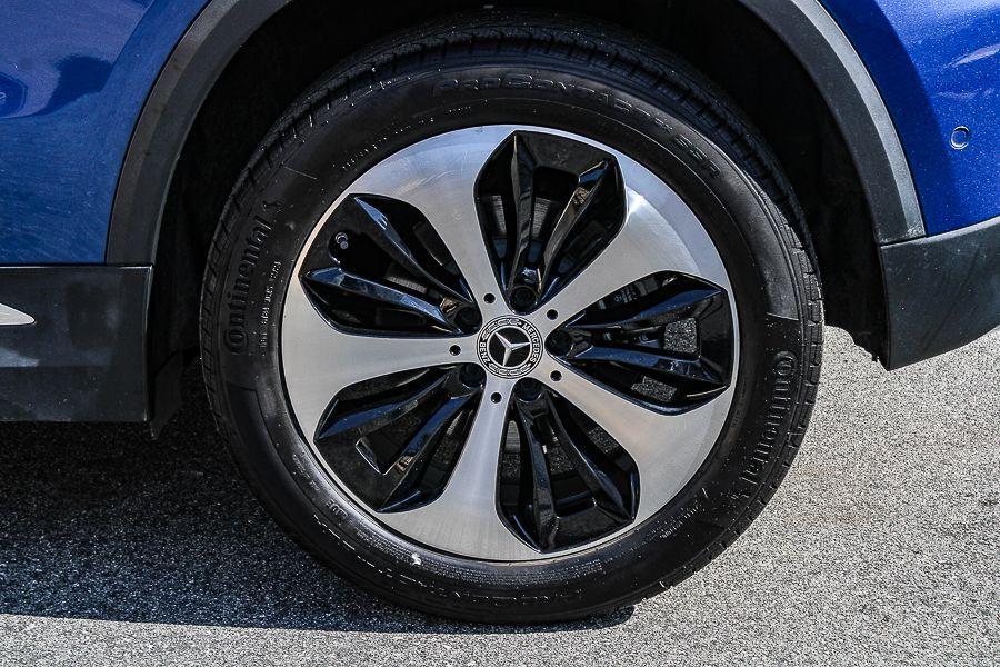 used 2025 Mercedes-Benz GLA 250 car, priced at $40,991