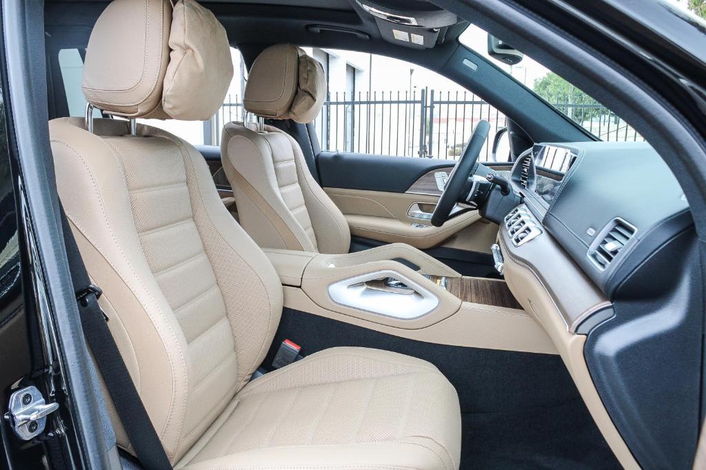 new 2025 Mercedes-Benz GLS 450 car, priced at $98,965