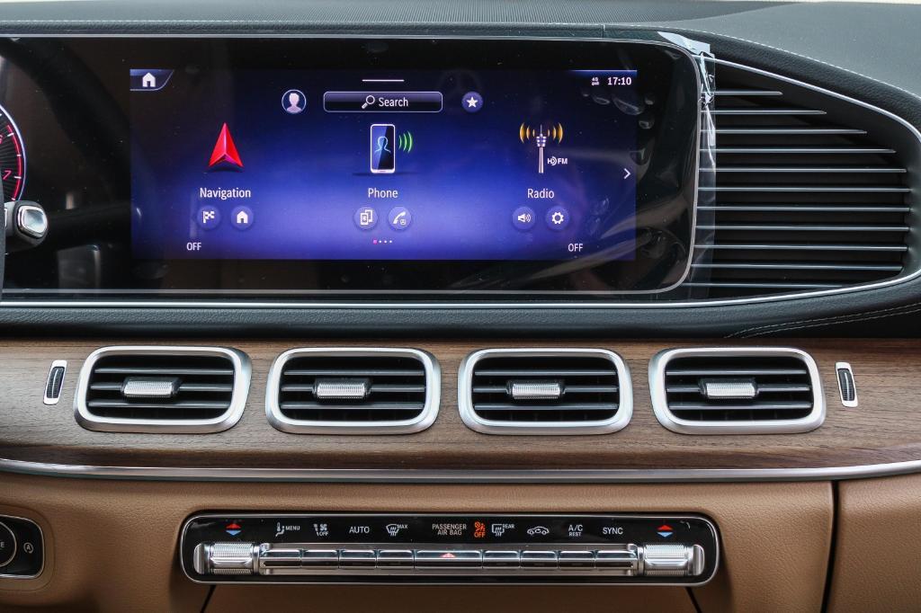 new 2025 Mercedes-Benz GLS 450 car, priced at $98,965