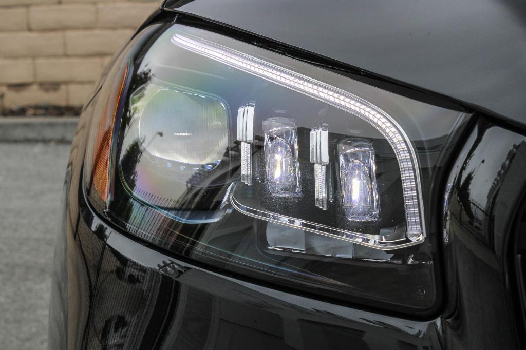 new 2025 Mercedes-Benz GLS 450 car, priced at $98,965