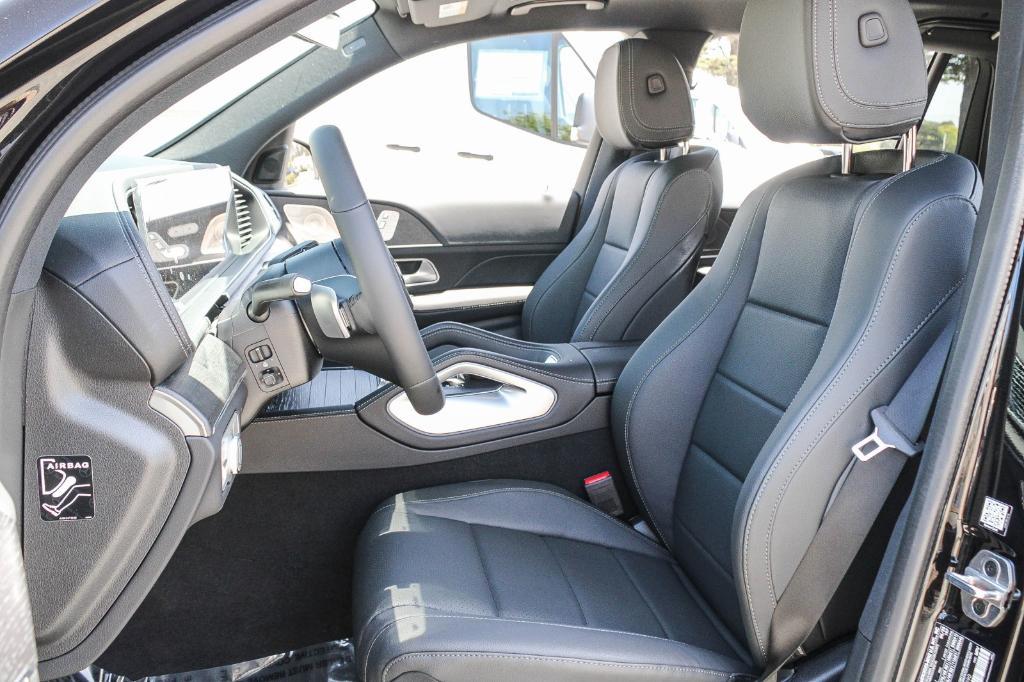 new 2025 Mercedes-Benz GLS 450 car, priced at $91,945