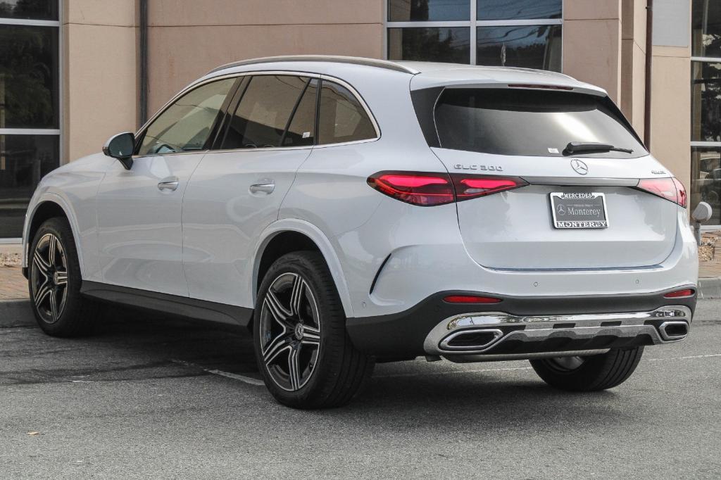 new 2024 Mercedes-Benz GLC 300 car, priced at $63,745