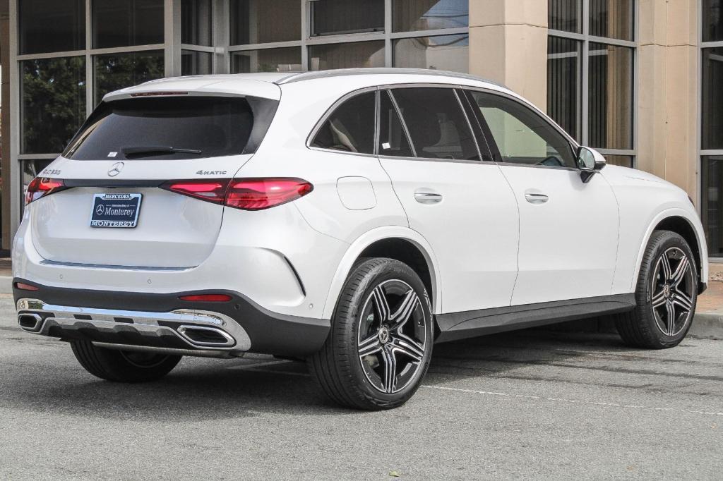 new 2024 Mercedes-Benz GLC 300 car, priced at $63,745