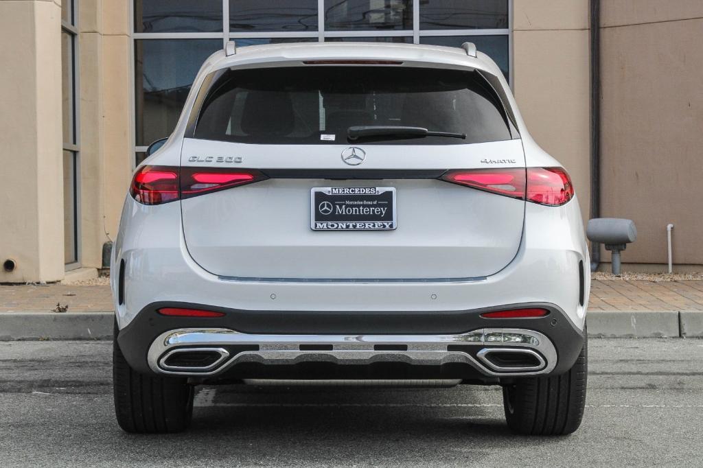 new 2024 Mercedes-Benz GLC 300 car, priced at $63,745