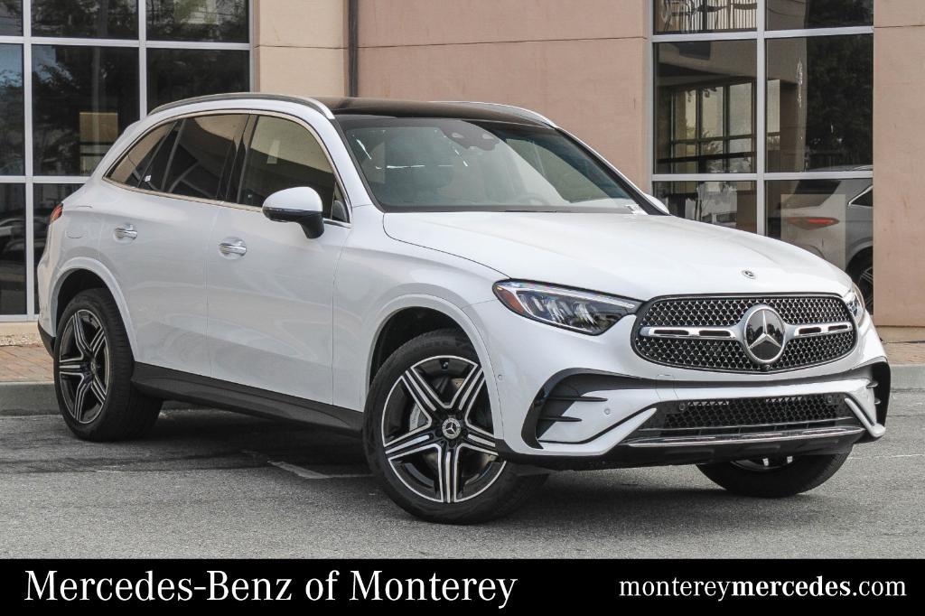 new 2024 Mercedes-Benz GLC 300 car, priced at $63,745