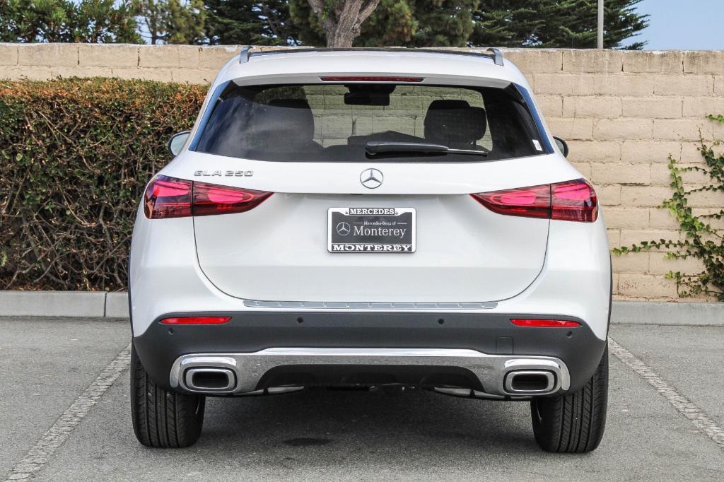 new 2025 Mercedes-Benz GLA 250 car, priced at $45,650