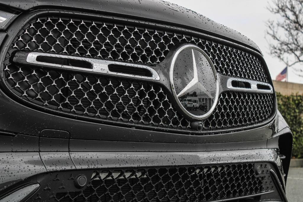 new 2025 Mercedes-Benz GLC 350e car, priced at $71,795