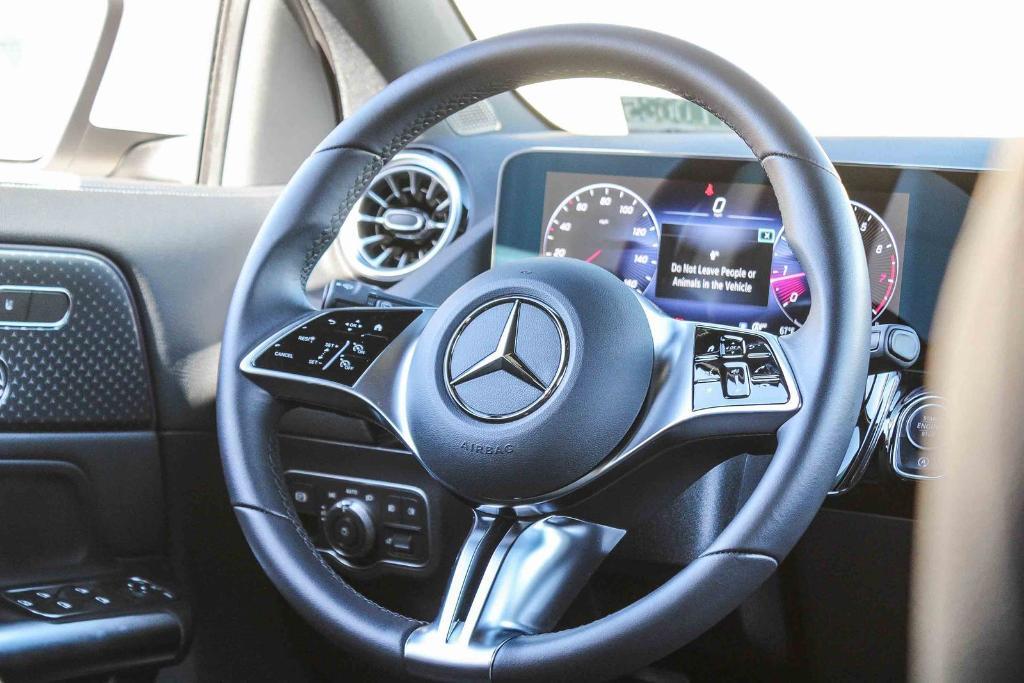 used 2025 Mercedes-Benz GLA 250 car, priced at $39,991