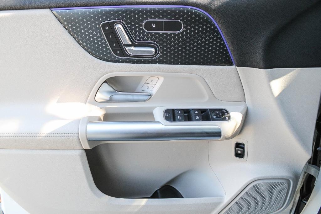 used 2025 Mercedes-Benz GLA 250 car, priced at $38,991