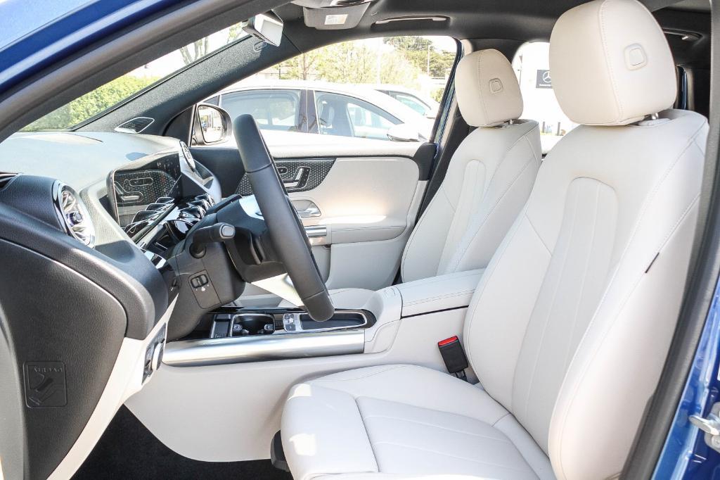 new 2025 Mercedes-Benz GLA 250 car, priced at $52,355