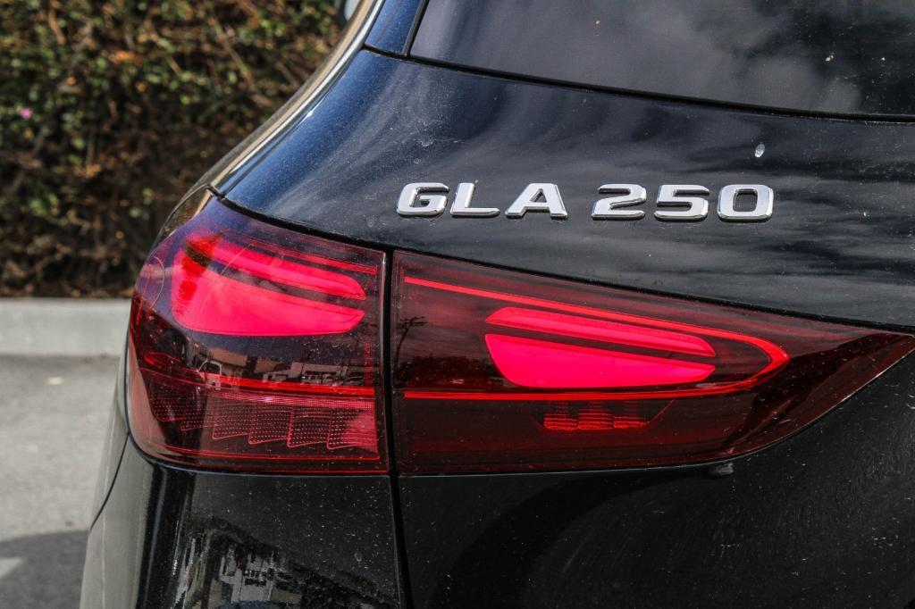 new 2025 Mercedes-Benz GLA 250 car, priced at $47,650