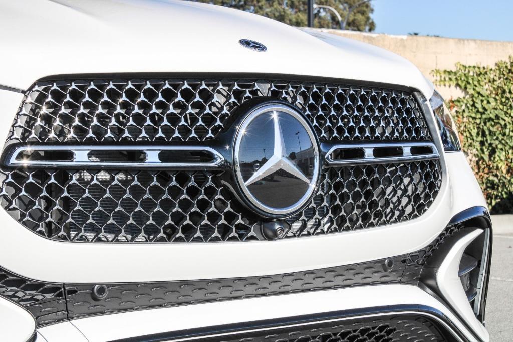 new 2025 Mercedes-Benz GLE 450 car, priced at $82,415