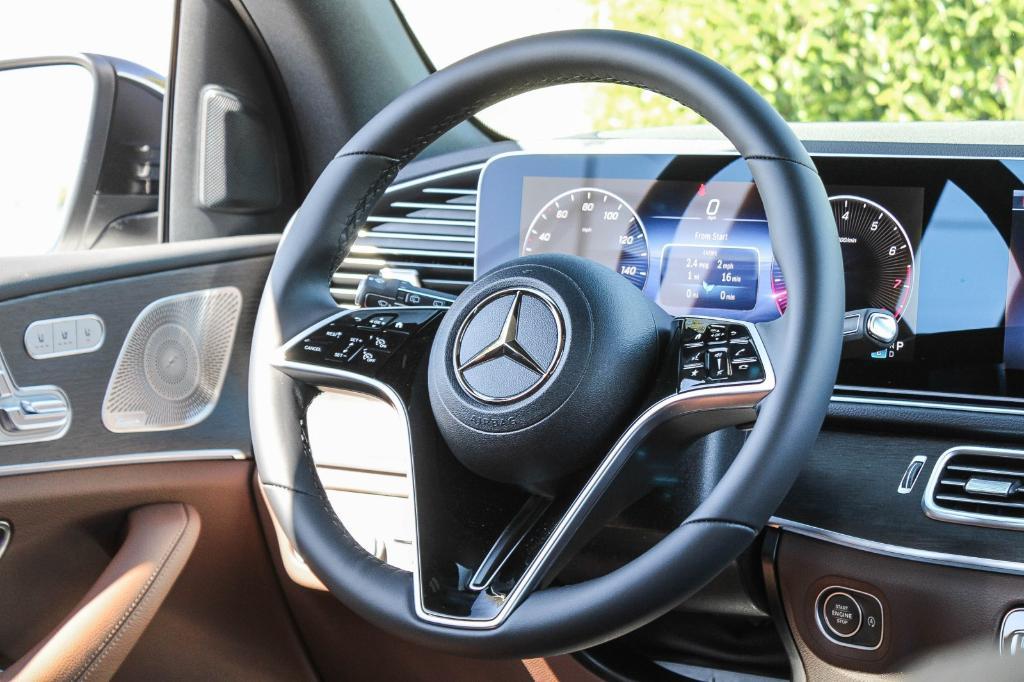 new 2025 Mercedes-Benz GLE 580 car, priced at $101,085