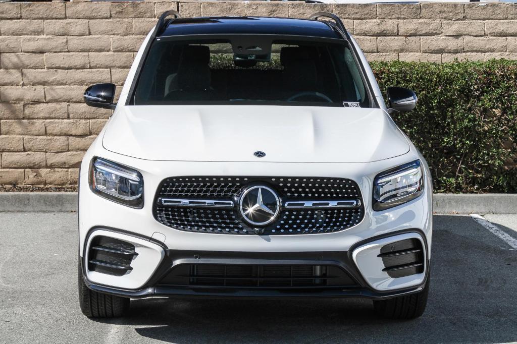 new 2025 Mercedes-Benz GLB 250 car, priced at $53,965
