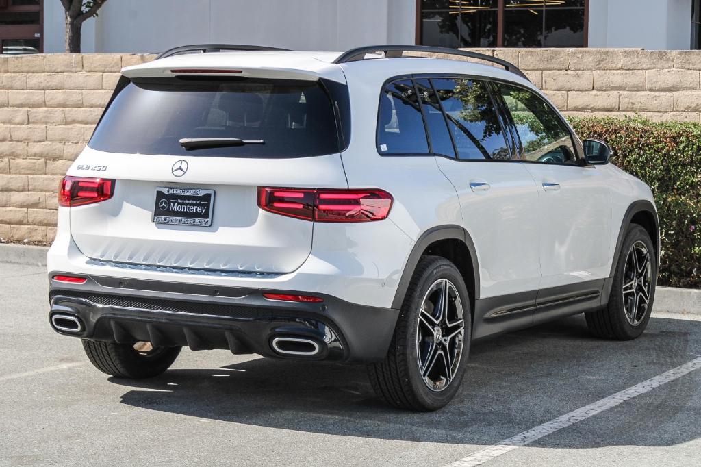 new 2025 Mercedes-Benz GLB 250 car, priced at $53,965