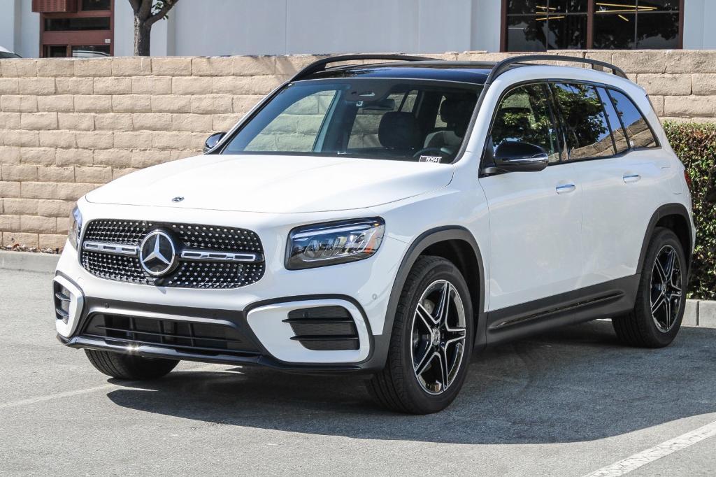 new 2025 Mercedes-Benz GLB 250 car, priced at $53,965