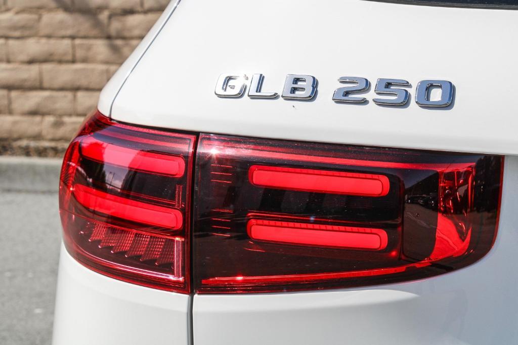 new 2025 Mercedes-Benz GLB 250 car, priced at $53,965