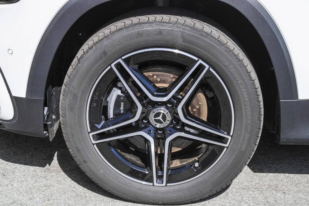 new 2025 Mercedes-Benz GLB 250 car, priced at $53,965