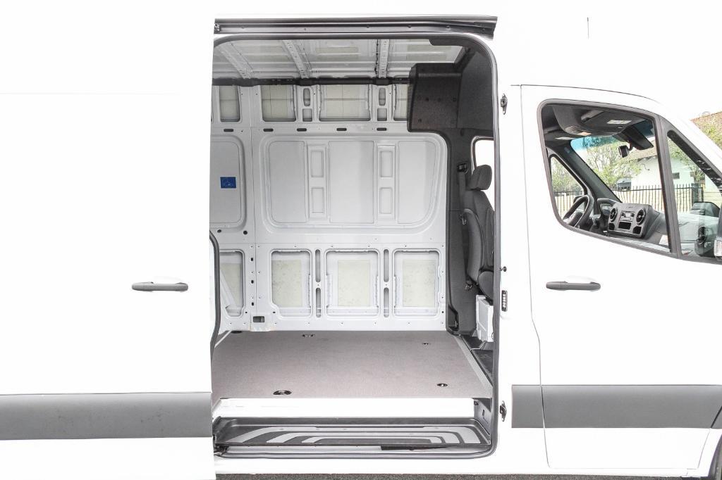 new 2025 Mercedes-Benz Sprinter 2500 car, priced at $58,742