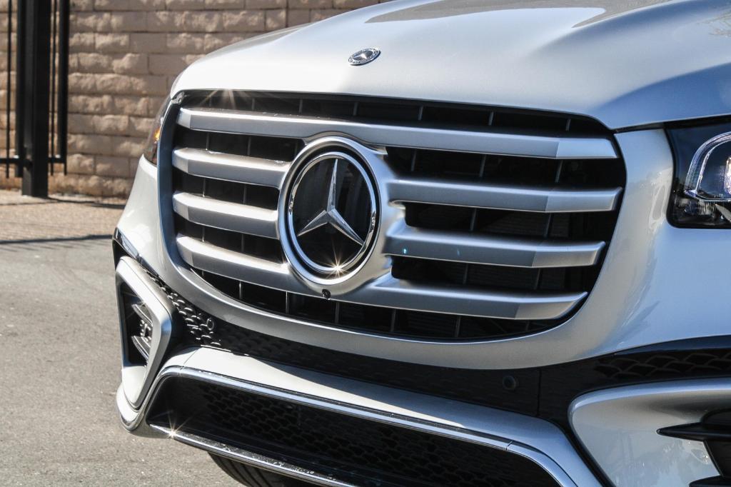new 2025 Mercedes-Benz GLS 450 car, priced at $103,620