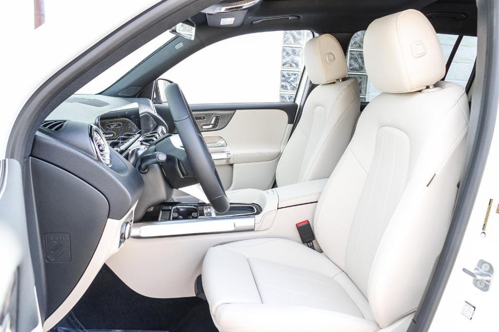 new 2025 Mercedes-Benz EQB 300 car, priced at $60,615