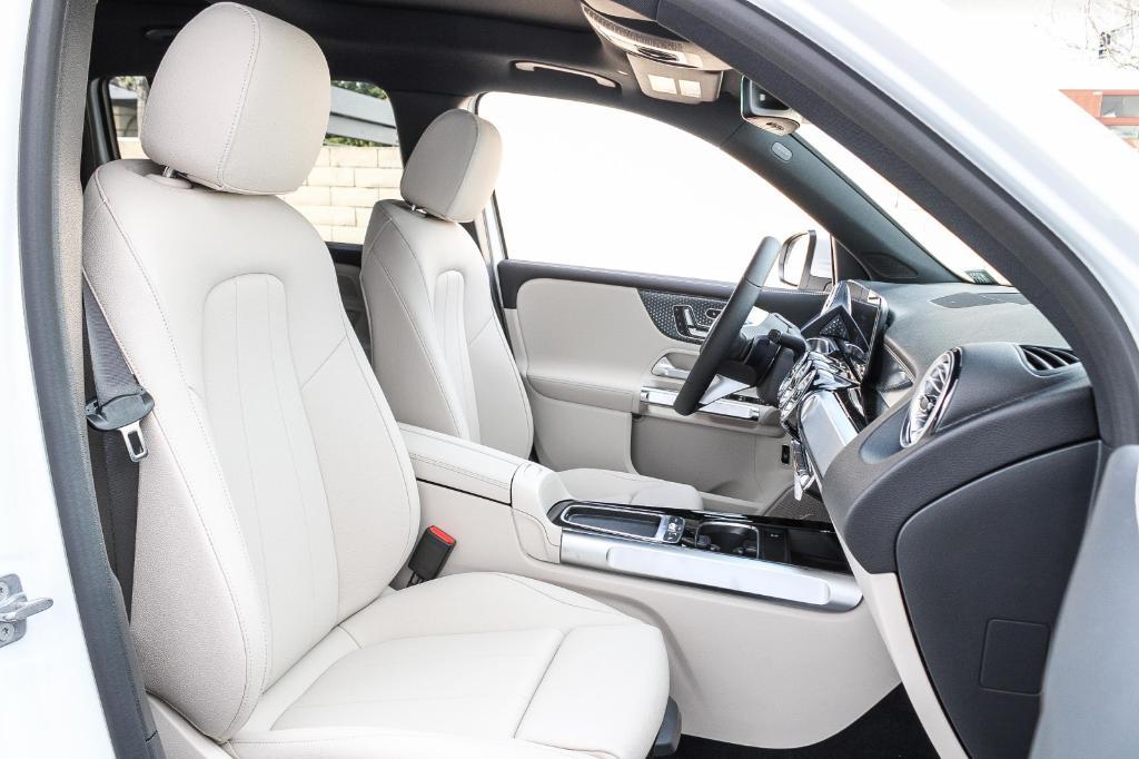 new 2025 Mercedes-Benz EQB 300 car, priced at $60,615