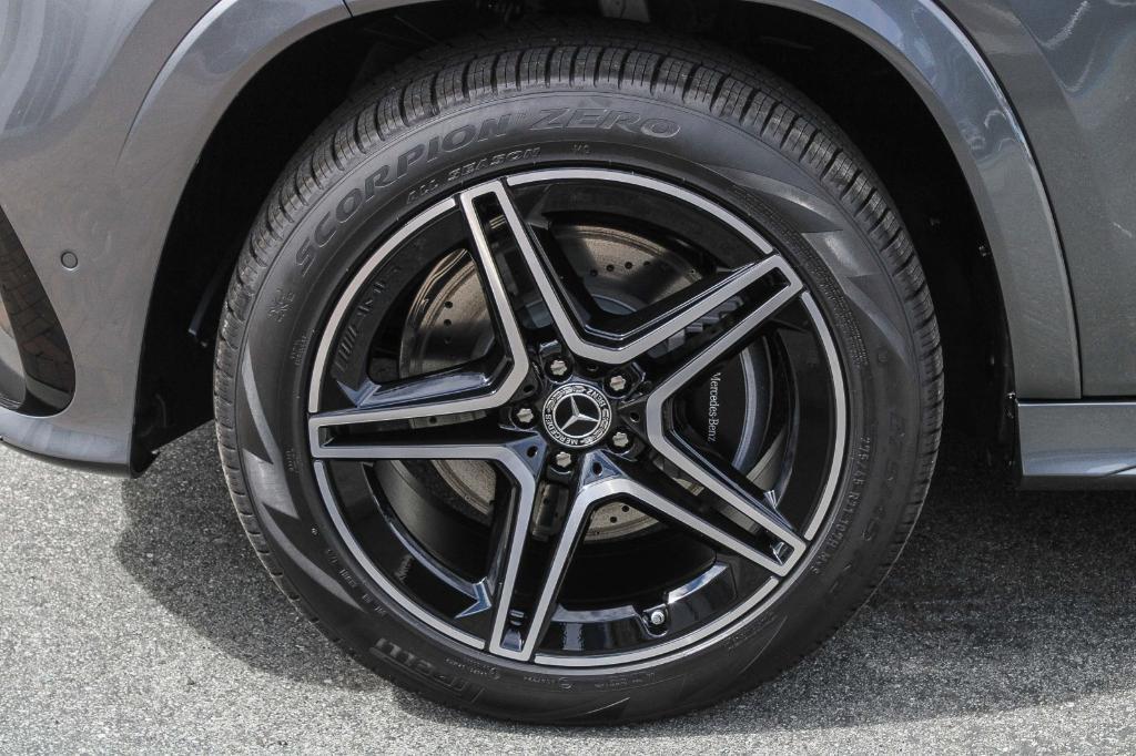 new 2025 Mercedes-Benz GLS 450 car, priced at $99,085