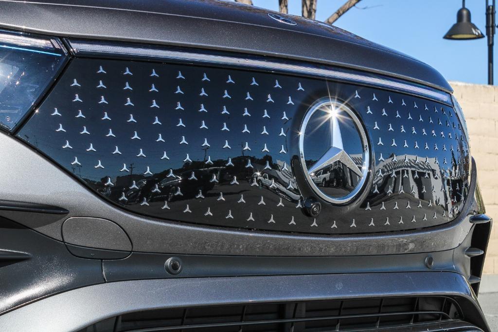 new 2025 Mercedes-Benz EQB 300 car, priced at $64,915