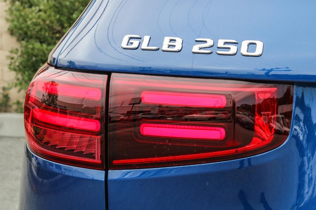 new 2025 Mercedes-Benz GLB 250 car, priced at $52,610